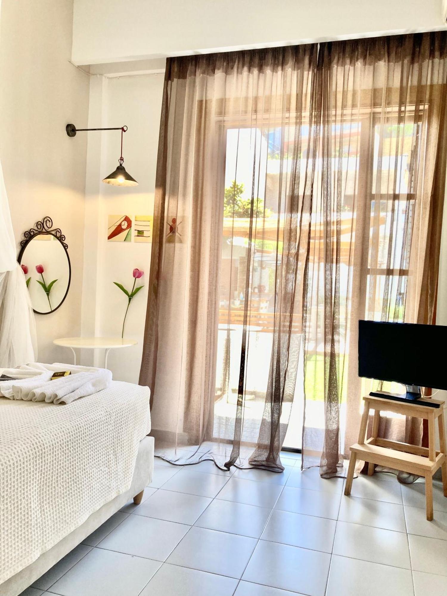 Tree Of Life Art Hotel Agia Marina  Ruang foto