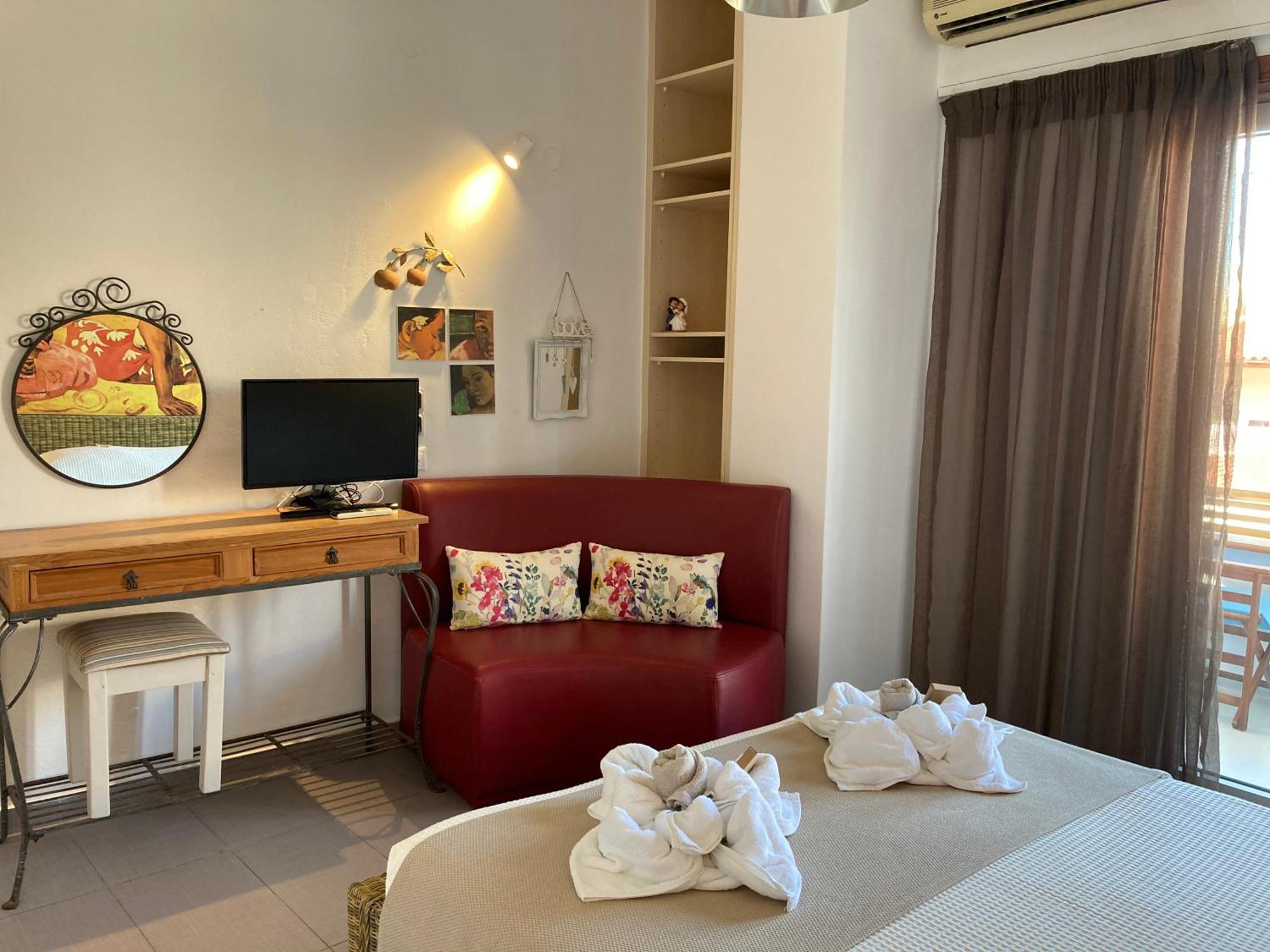 Tree Of Life Art Hotel Agia Marina  Ruang foto