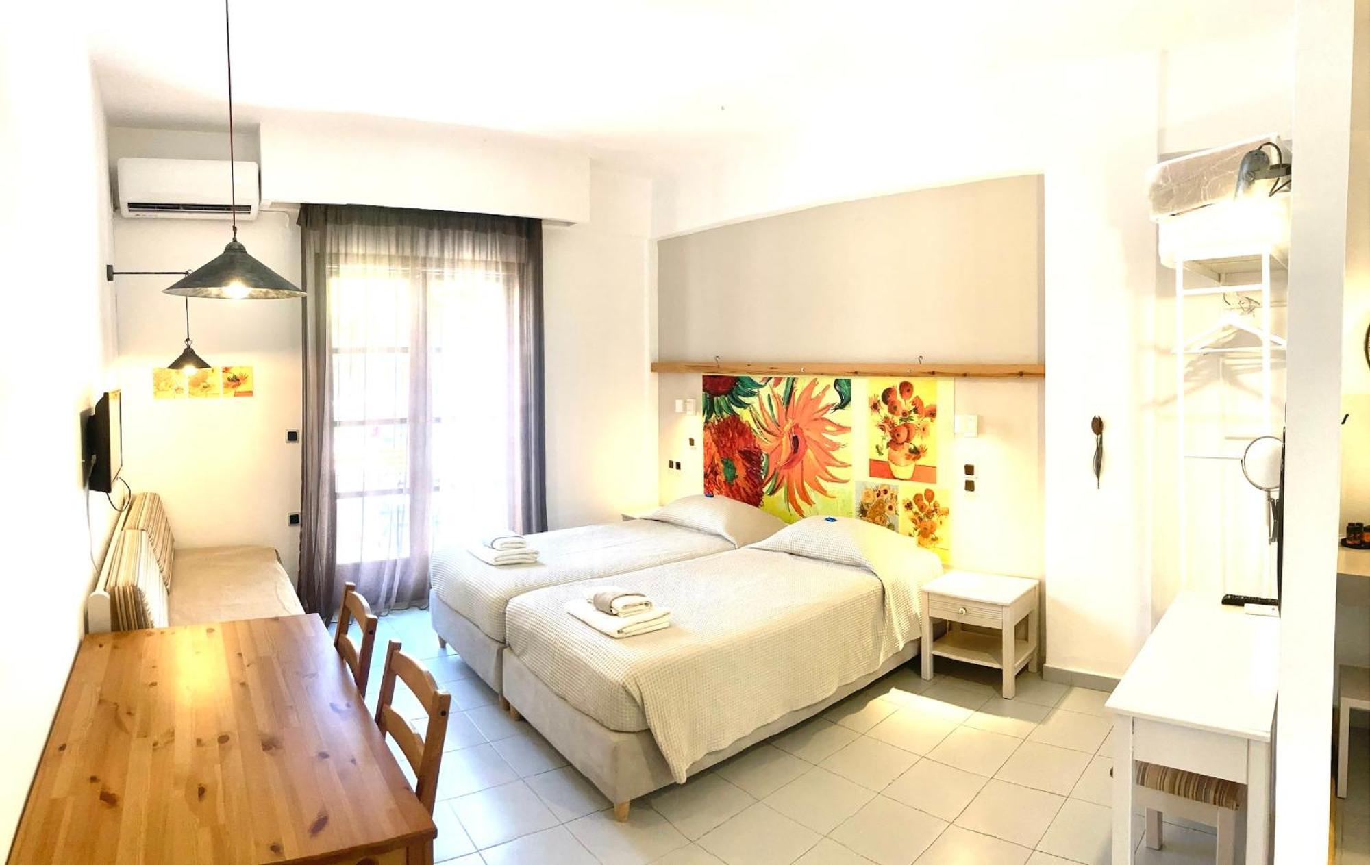 Tree Of Life Art Hotel Agia Marina  Bagian luar foto
