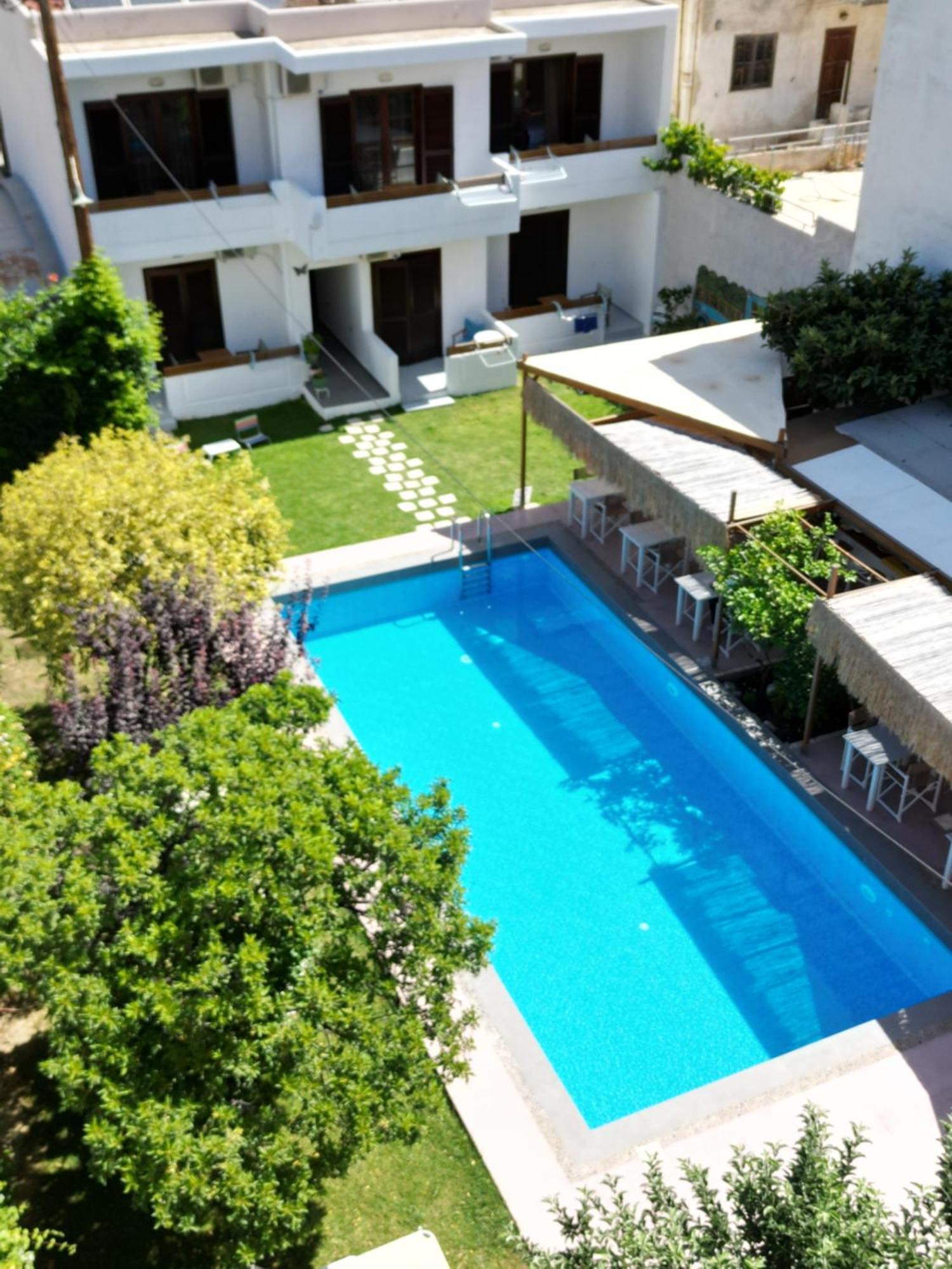 Tree Of Life Art Hotel Agia Marina  Bagian luar foto