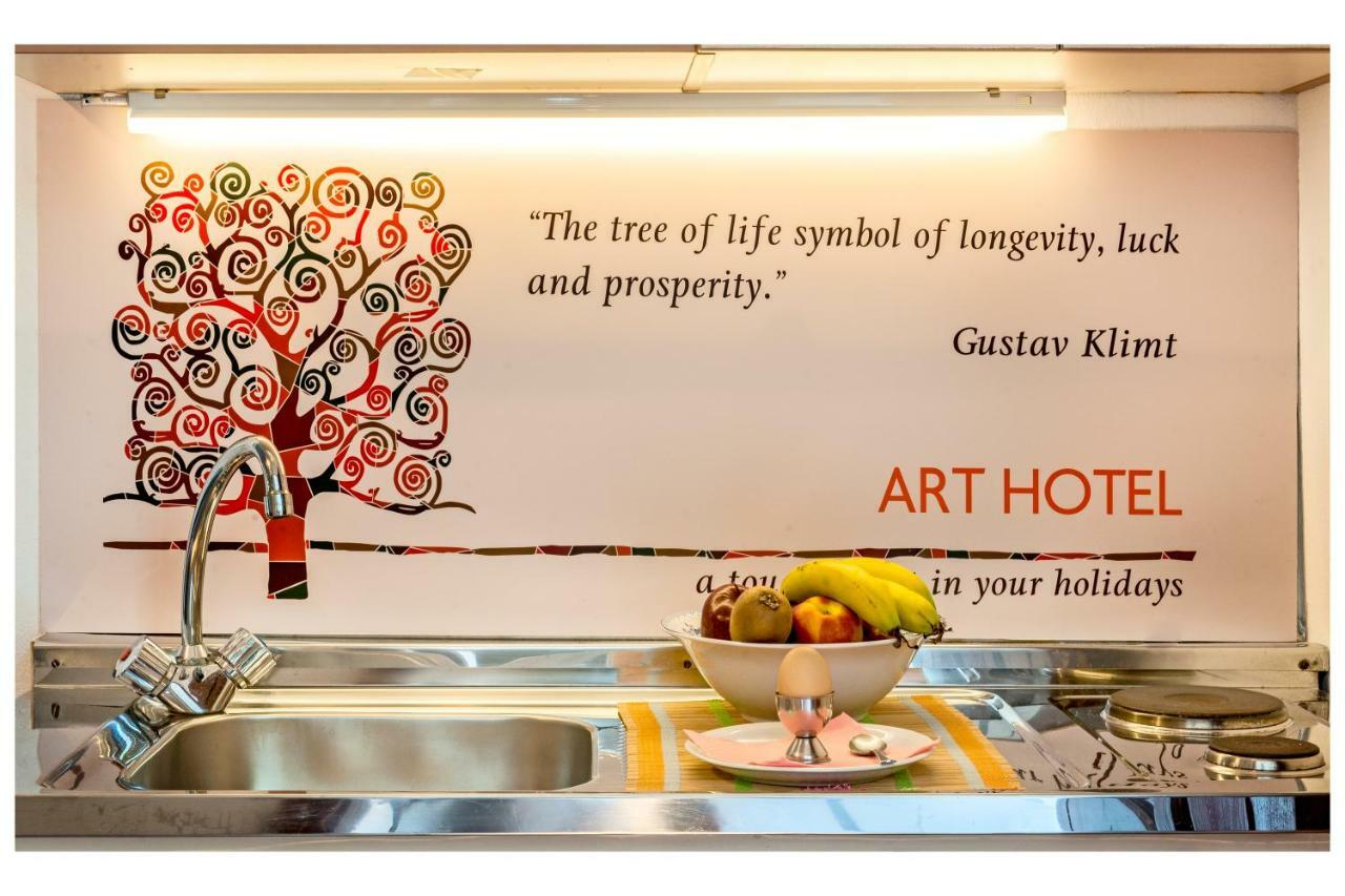 Tree Of Life Art Hotel Agia Marina  Bagian luar foto